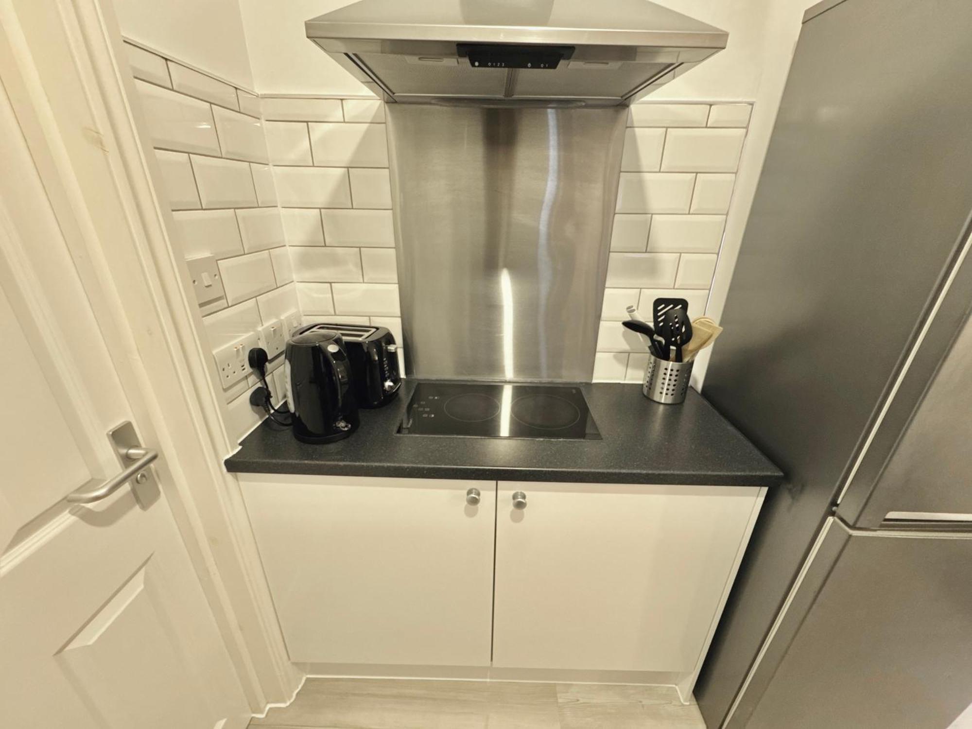 Apartment Homely 30min To London